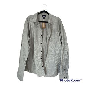 Men’s Patagonia button down collard shirt